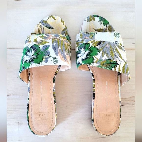 Chelsea Girl Slides/Mules/Sandals Floral/ Tropical pattern embroidered - Size 7 - Picture 1 of 8